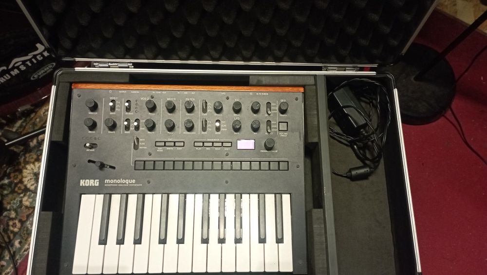 Korg monologue (sintetizador)