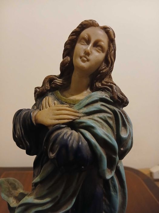Estatueta decorativa e religiosa
