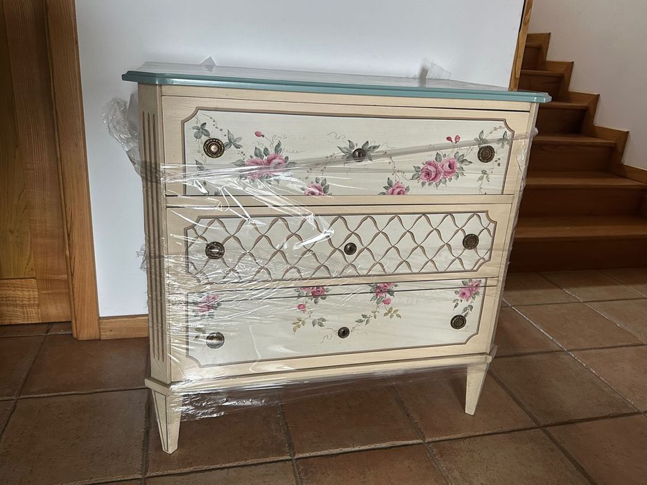 Cómoda com Gavetas Pintadas à Mão