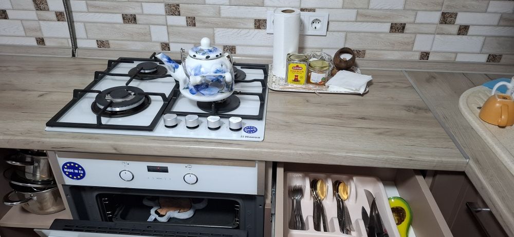 Вільно 1-кімнатні апартаменти. Можливо помісячно