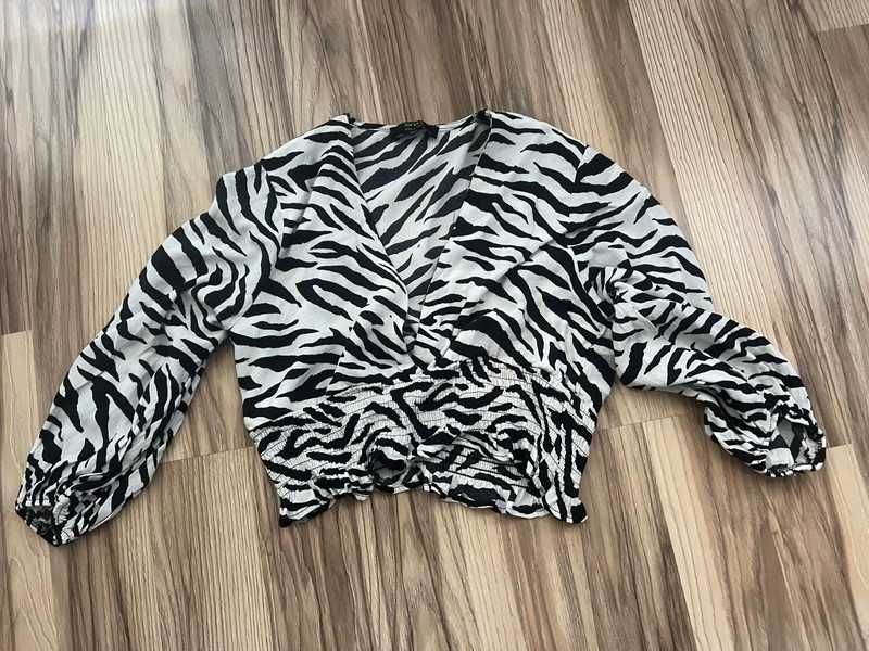 Bluzka top typu crop top Bershka L