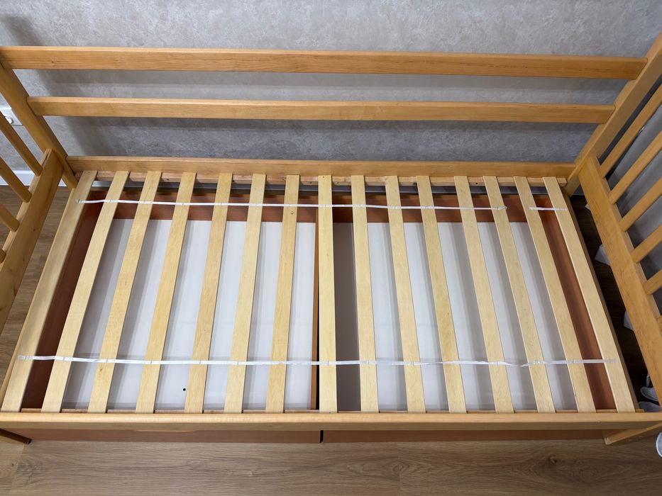 Продам ліжко полуторне кровать