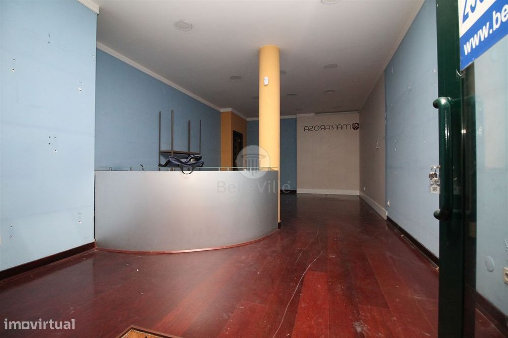 Loja de 37m2 - Centro Comercial dos Granjinhos,