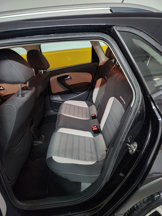 Polo cross motor 1.6 TDI só 144.000 km nacional impecável Aceito retom