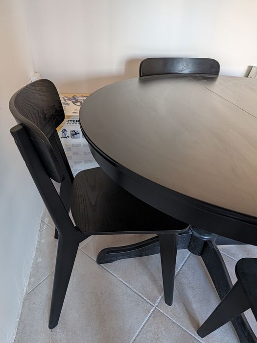 Mesa de jantar com 4 cadeiras