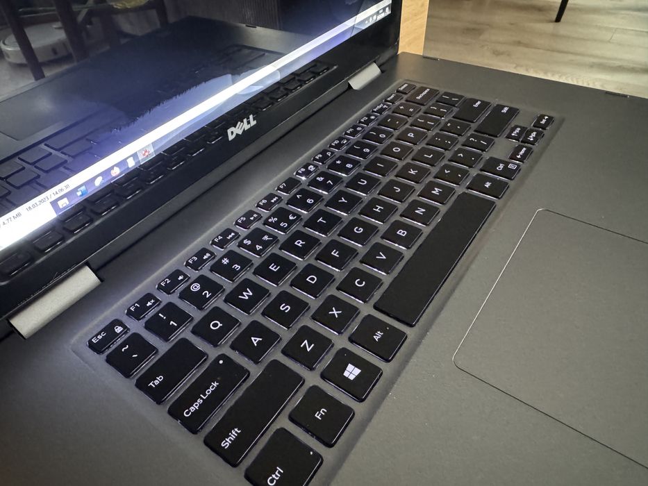Dell Inspiron 15 5578 2-in-1 i5 / 8GB / SSD + stacja Dell D3100 + torba Dell