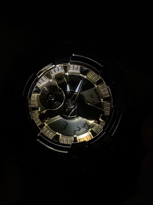 Чоловічий годинник CASIO G-SHOCK GM-110SG-9A.