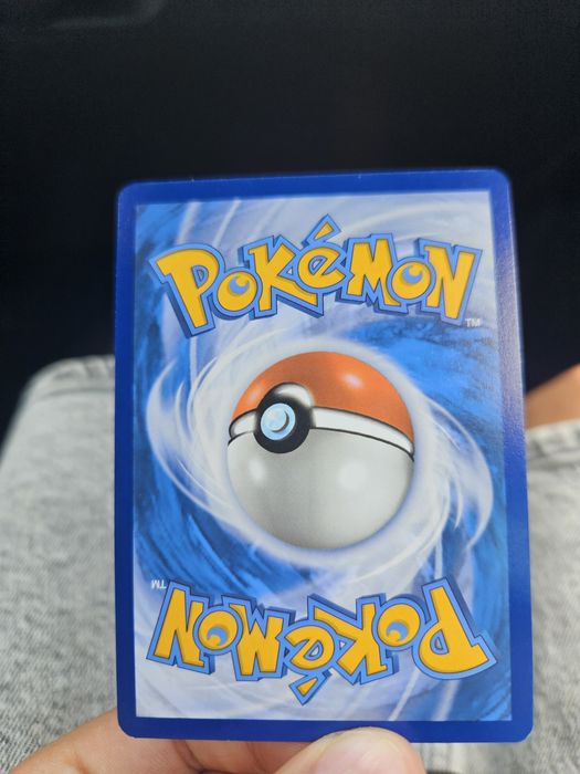 Carta de pokemon em bom estado