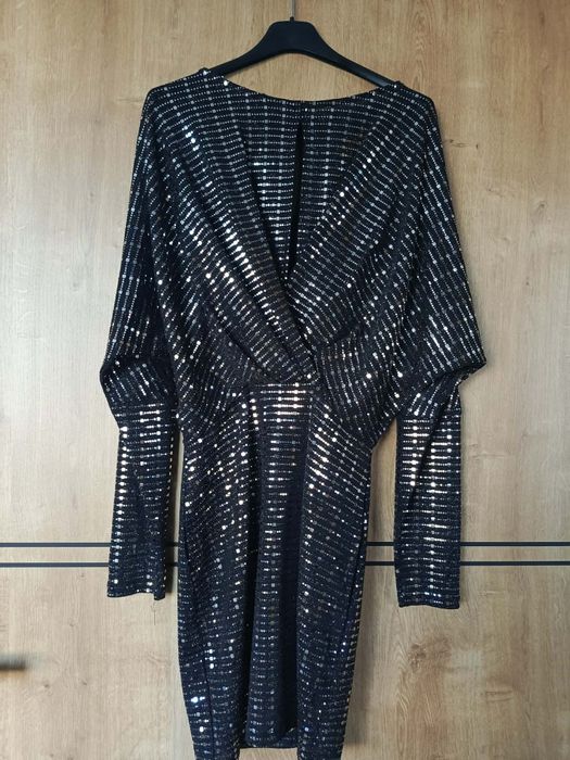 Sukienka  z cekinami