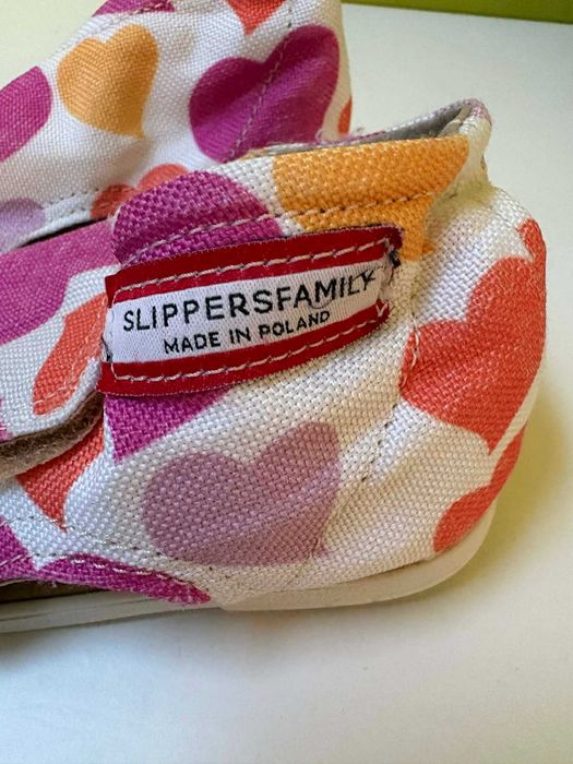 Buciki kapcie Slippers Family w serduszka rozmiar 24