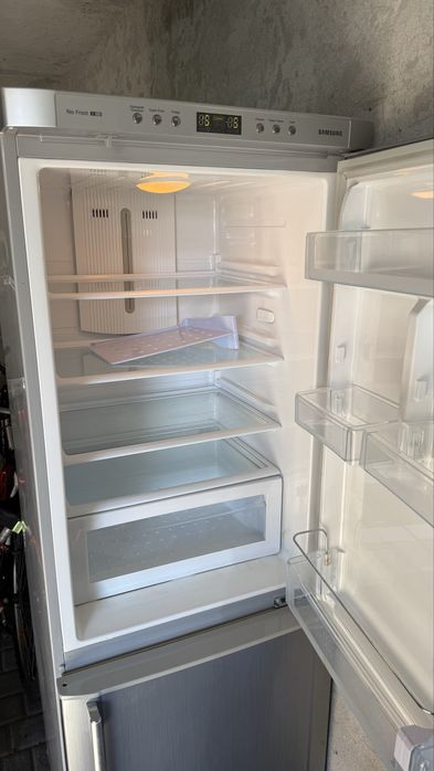 Lodowka Samsung RL33EAMS - bardzo ladna - wada