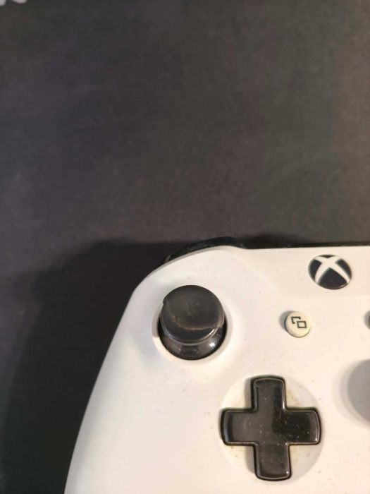 Zestaw Xbox One S 500gb + Pad + 5 Gier (m.in. Fight Night Champion)