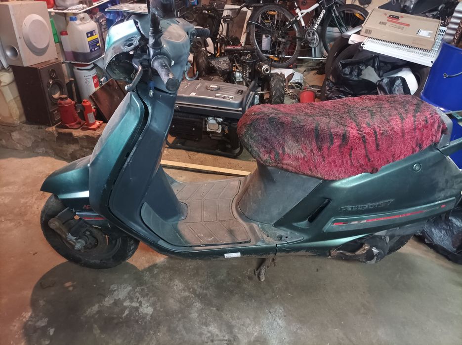 Мопед пежо двохтактний