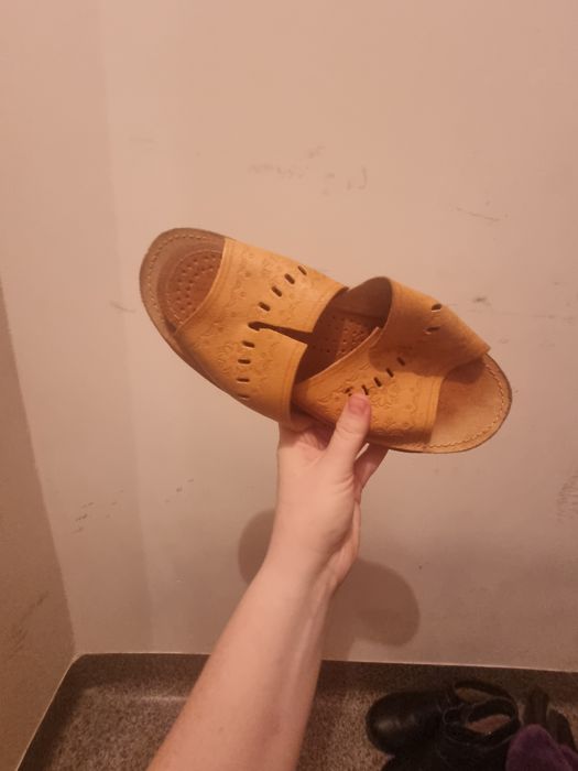 kapcie pantofle raczej 37