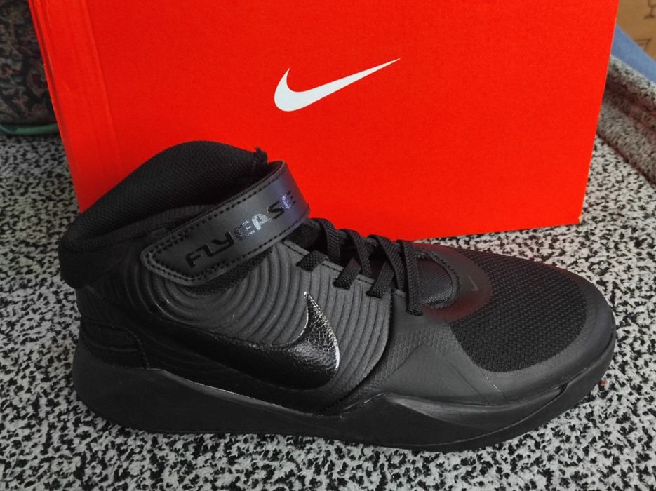 NIKE Team Hustle FLYEASE adidasy rozm. 38,5 /24cm