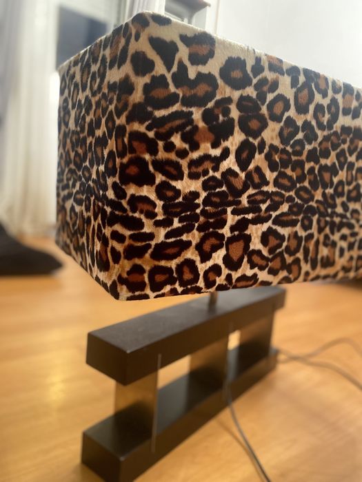 Candeeiro padrão tigresa