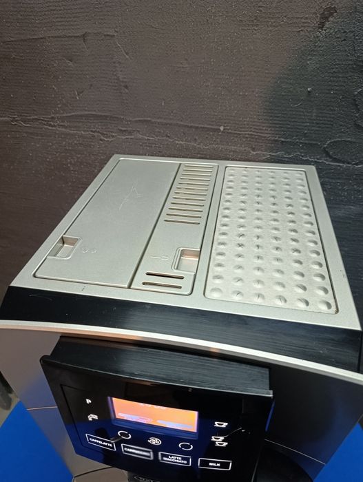Кавоварка Delonghi perfecta graphic touch з молочником