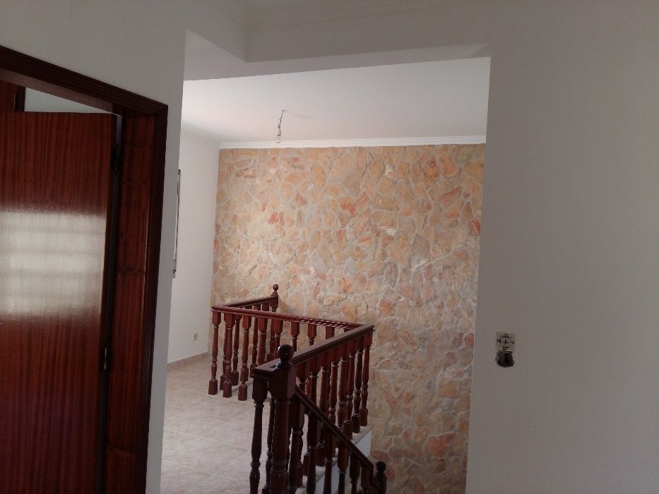 Moradia V4 remodelada em casal dos frades, Tomar..