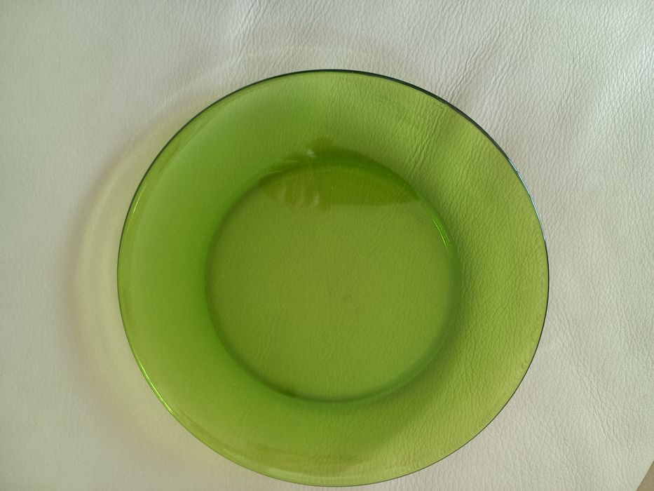 Serviço de jantar em vidro verde