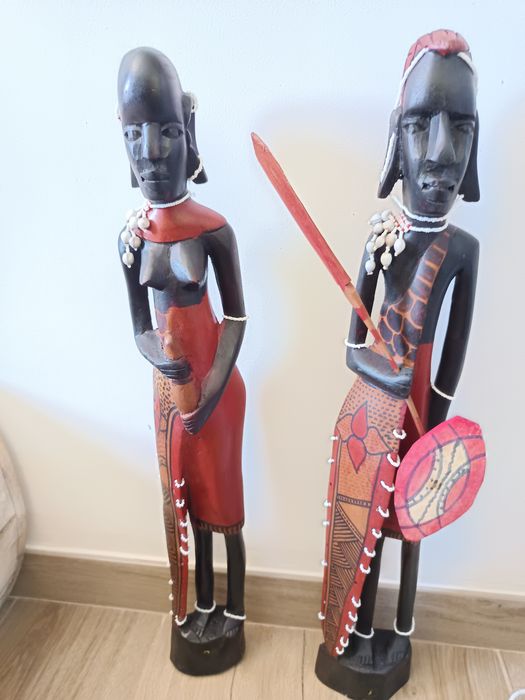 Figuras africanas madeira