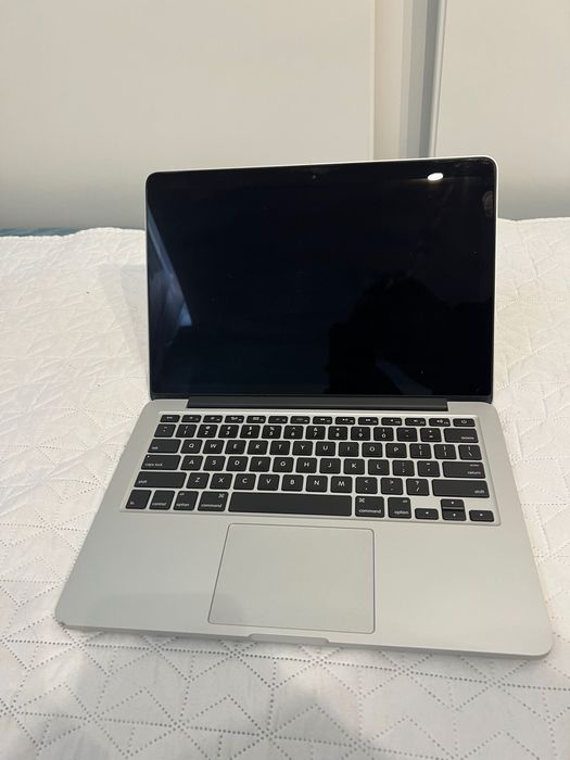 MacBook Pro 13” Retina (Early 2015) + Vintage WaterField Sleeve