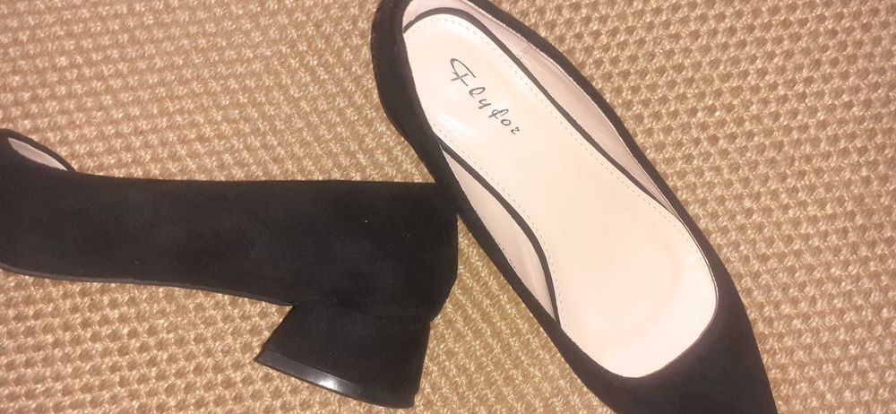 Sapatos Camurça Pretos NOVOS