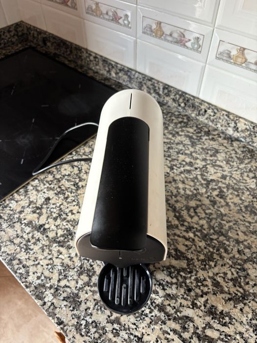 Maquina de cafe Delta avariada