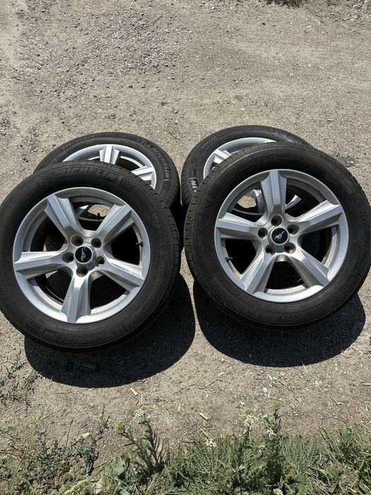 Продам шини с дисками на форд мустанг