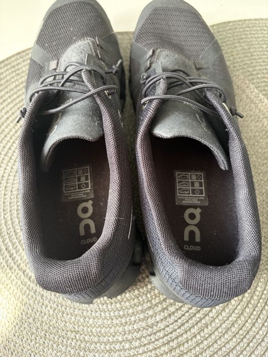 On Running Cloud 5 Waterproof All Black — 41 размер