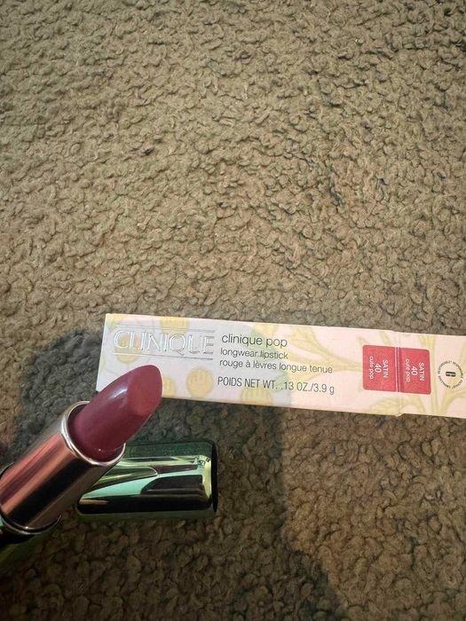 Pomadka Clinique Longwear Lipstick Satin pomadka 40 Cute Pop 3,9 g 08076(4)