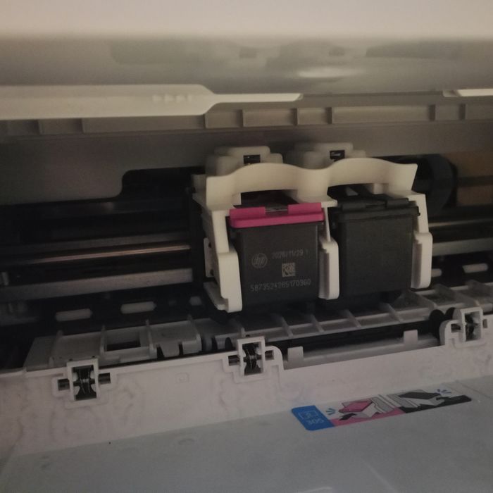 Drukarka HP 2710e używana nowe założone tusze  gratis papier