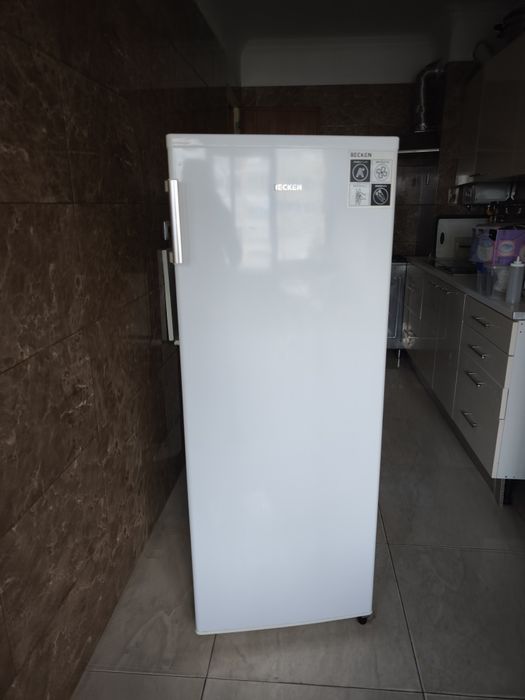 Frigorífico BECKEN Ventilado 250L (Estado Novo)