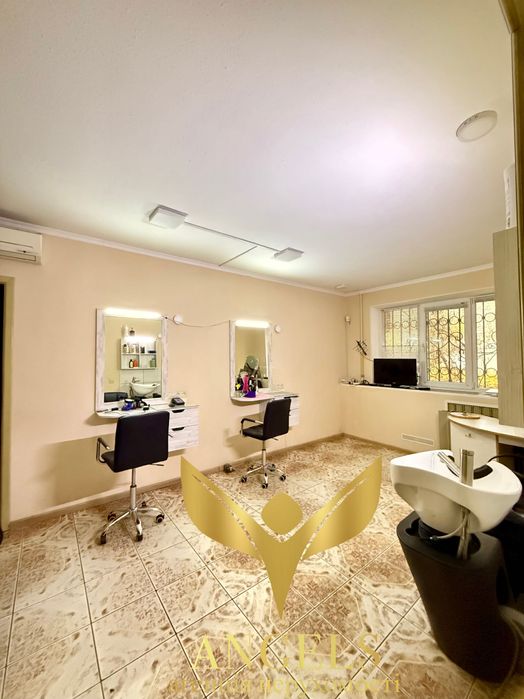 Оренда жіночого залу в перукарні, Критий Ринок