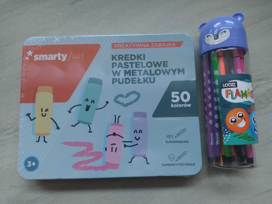 Zestaw kredek i cienkopisów