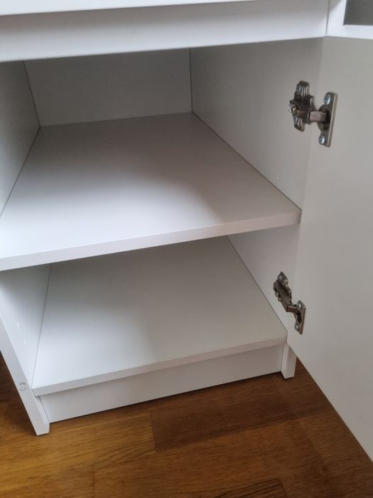 Biurko MÄLM marki  IKEA z gratisami