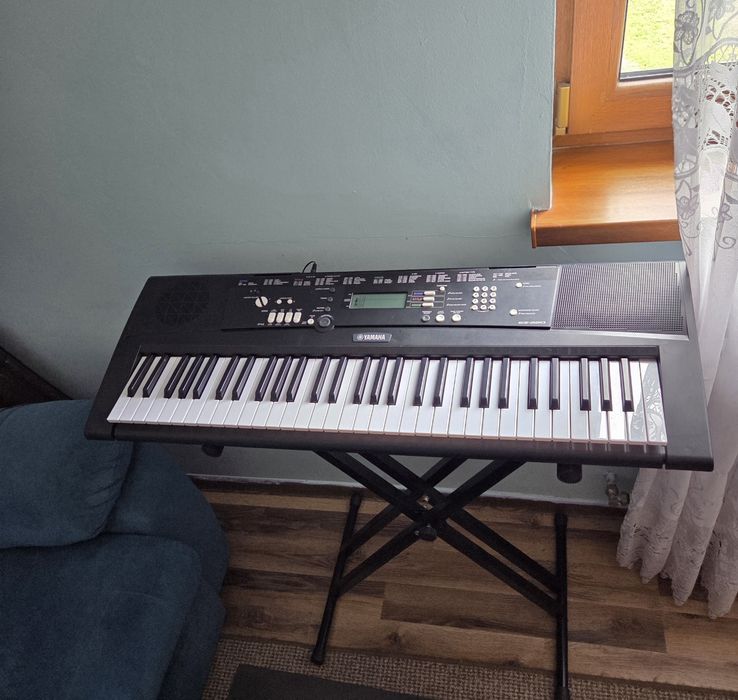 Keyboard Yamaha EZ-220