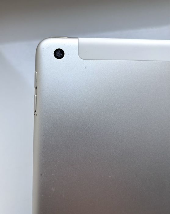 Планшет Apple iPad 10.2" (9th Gen) 64 GB Wi-Fi + LTE