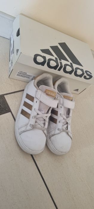 Adidas złote paski 32