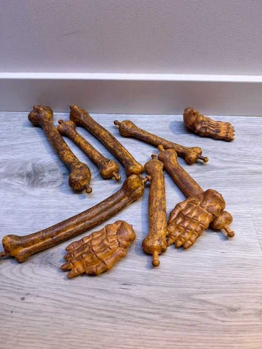 Kit Terror Halloween – Partes do Corpo Decepadas, Guirlanda, Gancho Sangrento e faca