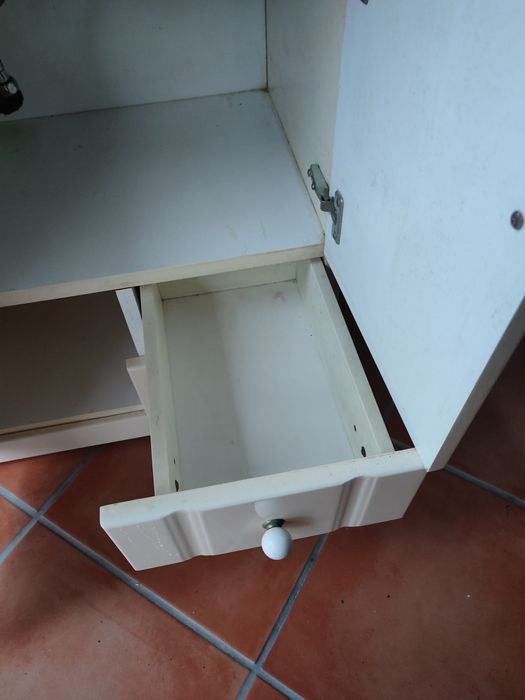 Armário de casa de banho