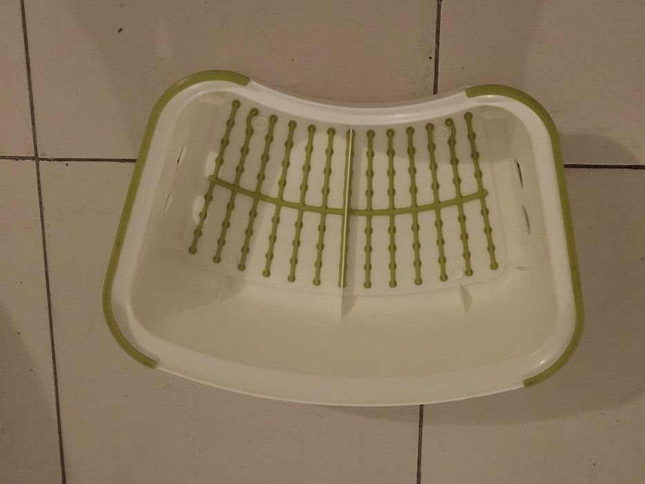 Banco degrau Ikea em verde.