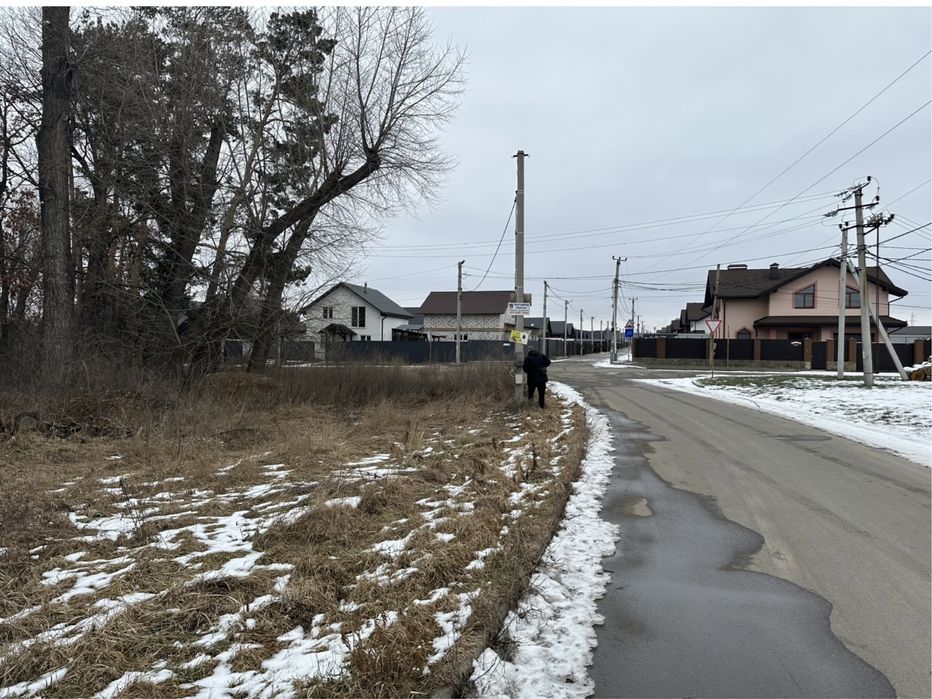 Земля . Кутова ділянка біля лісу с.Святопетрівське