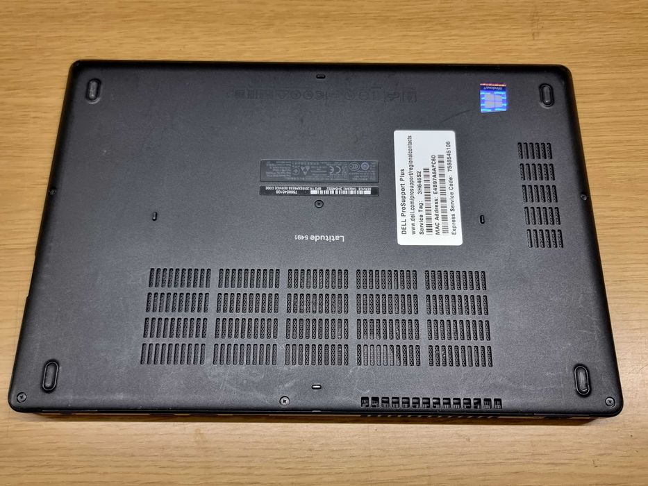 Dell Latitude 5491 i7 8850H / 8GB / 256GB / 14" FHD / como novo