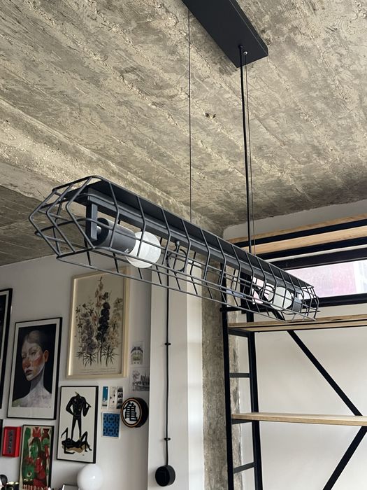 Candeeiro industrial em ferro