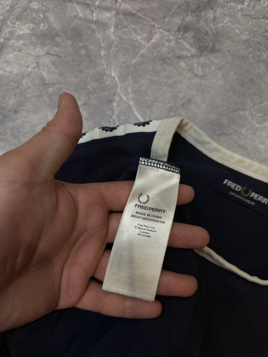 Коттоновая футболка на лампасах Fred Perry