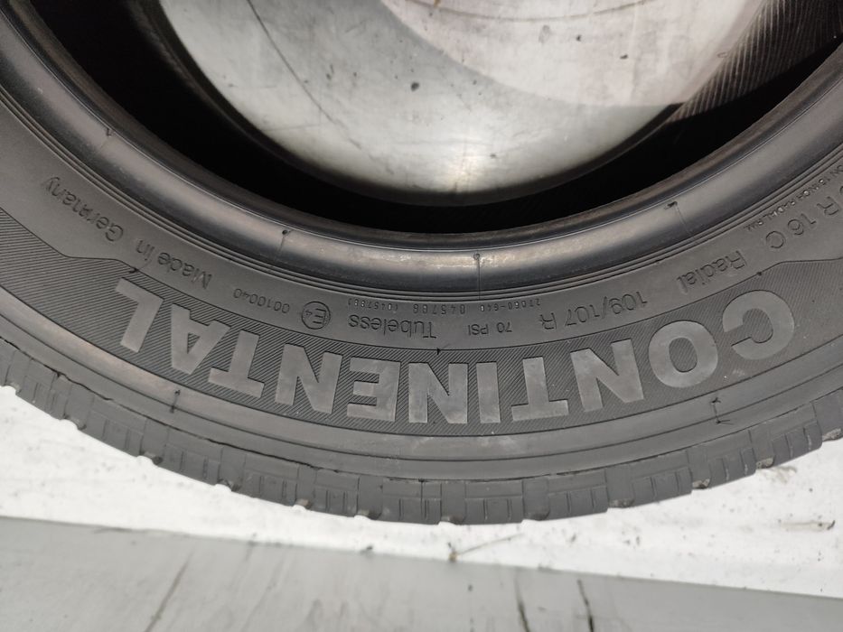 2 pneus semi novos Continental 215/65R16C Oferta dos Portes