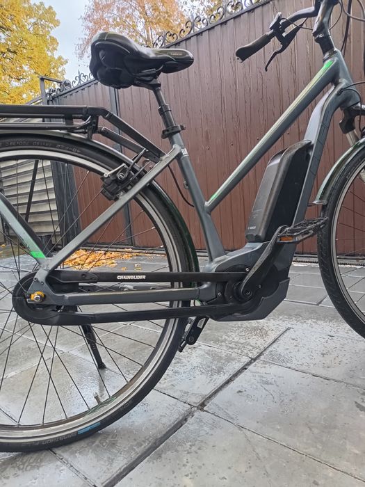 Електровелосипед Cube Bosch планетарна втулка с зарядним