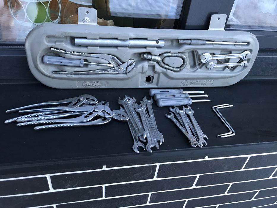 Бмв оригинальные наборы инструментов, секретки, домкраты, крюки