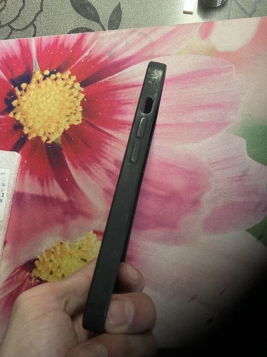 Чехол iphone 13.