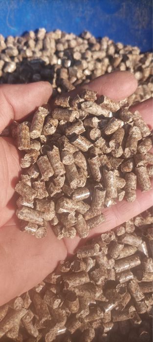 Пелети палевні гранули соснові Pellets Пеллеты